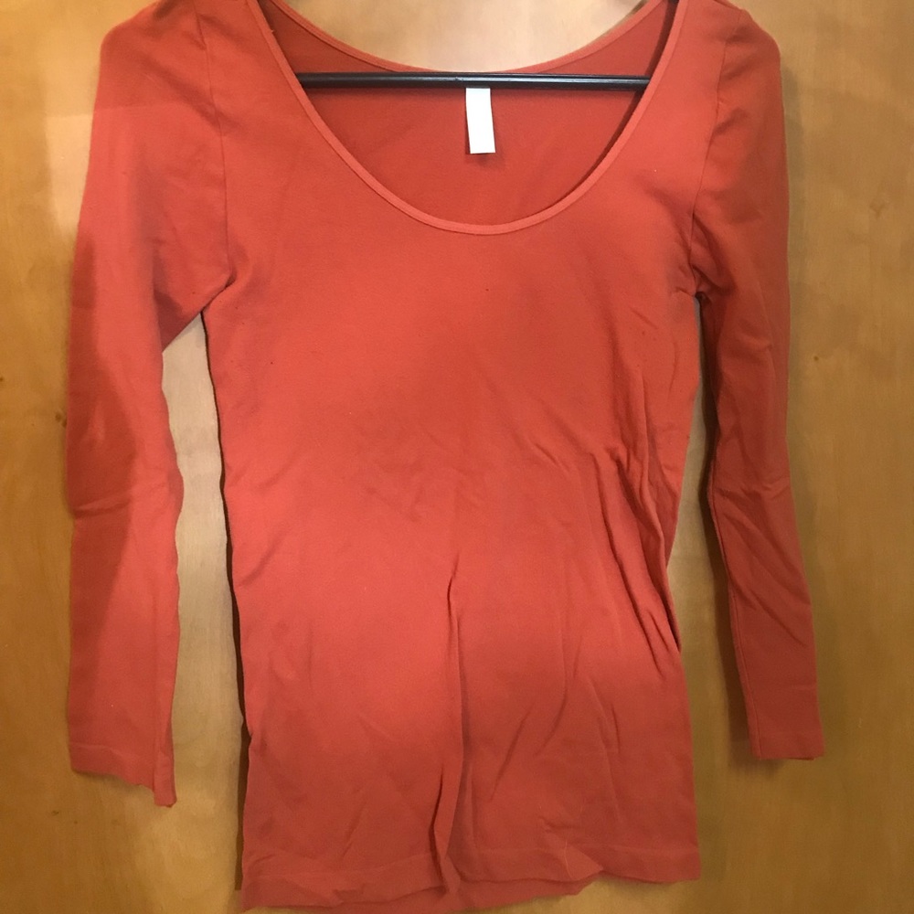 Scoop neck top